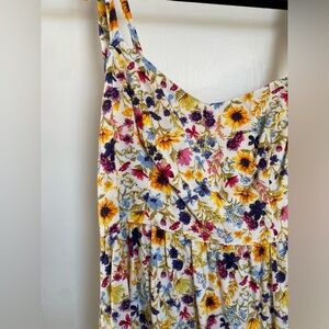 Old Navy Tie-Shoulder Fit & Flare Floral Cami Mini Dress. Medium. Has pockets!